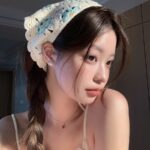 Braiding a headscarf