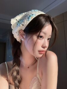 Braiding a headscarf